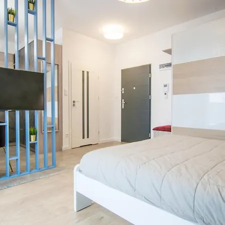 W&k Moon - Z Balkonem, Garaz, Faktura Vat, * كوزتسالين