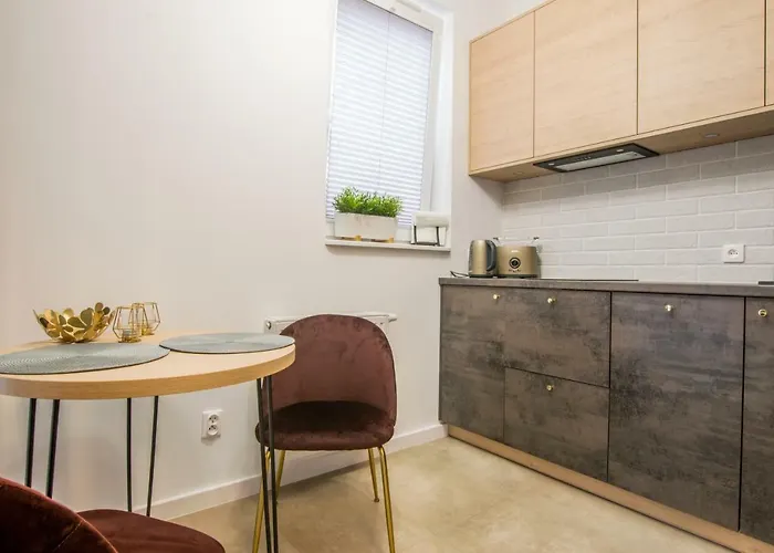 W&k Moon - Z Balkonem, Garaz, Faktura Vat, * كوزتسالين