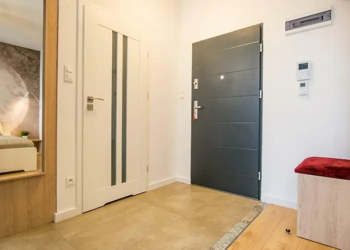 W&k Moon - Z Balkonem, Garaz, Faktura Vat, * كوزتسالين